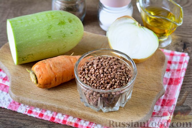 Фото приготовления рецепта: Гречка с кабачком и морковью - шаг №1