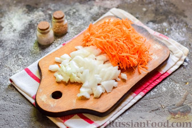 Фото приготовления рецепта: Куриное филе, запечённое с фасолью и овощами, в томатном соусе - шаг №6