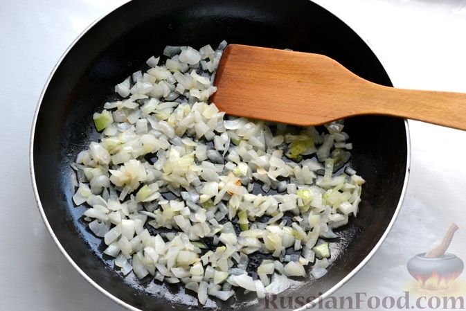 Фото приготовления рецепта: Голубцы со свиниными отбивными и грибами, без риса (в духовке) - шаг №6