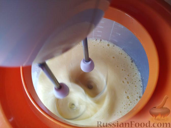 Фото приготовления рецепта: Мягкое печенье "Мазурка" с орехами и изюмом - шаг №2
