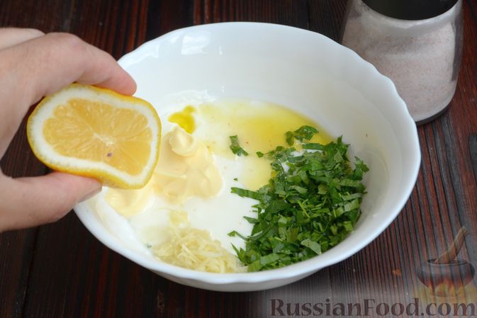 Фото приготовления рецепта: Шашлычки из куриного филе в йогуртовом маринаде, с беконом - шаг №6