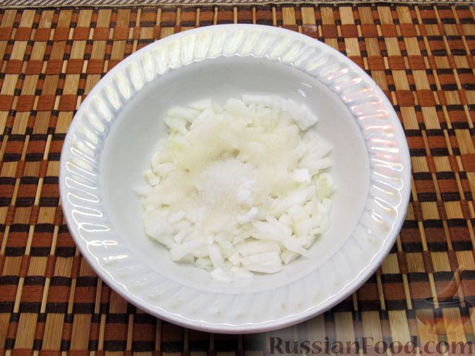 Фото приготовления рецепта: Салат с креветками, рисом и кукурузой - шаг №6