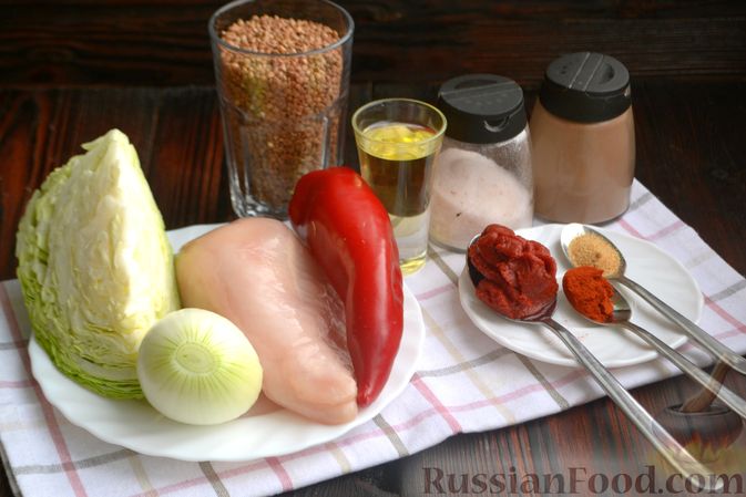 Фото приготовления рецепта: Гречка, запечённая с курицей, капустой и сладким перцем - шаг №1