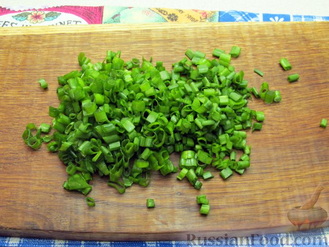 Фото приготовления рецепта: Салат из помидоров и фасоли - шаг №3