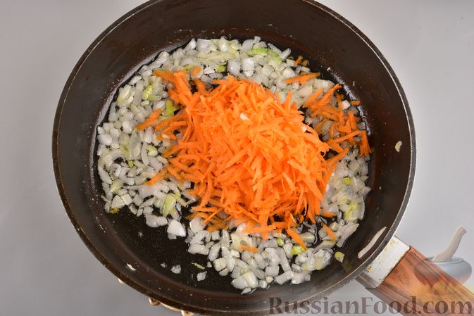 Фото приготовления рецепта: Мясные тефтели с рисом, запечённые в томатном соусе - шаг №10