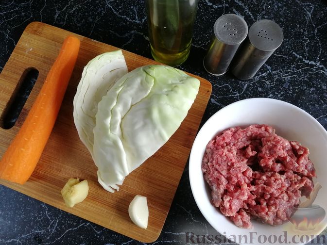 Фото приготовления рецепта: Жареная капуста с фаршем и имбирём,  в пикантном соусе - шаг №1