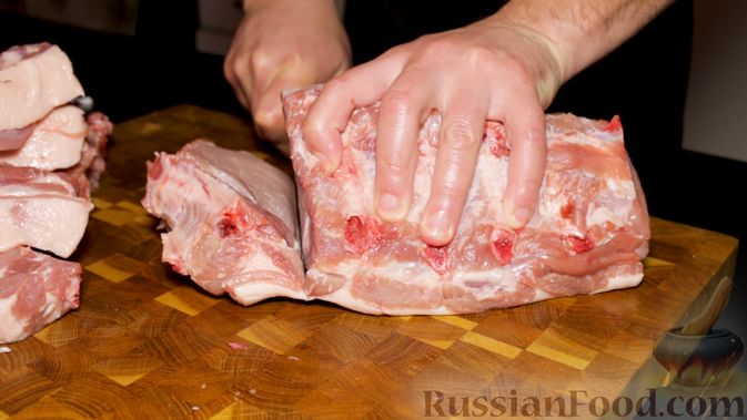 Фото приготовления рецепта: Шашлык из свиной корейки на кости, по-армянски - шаг №3