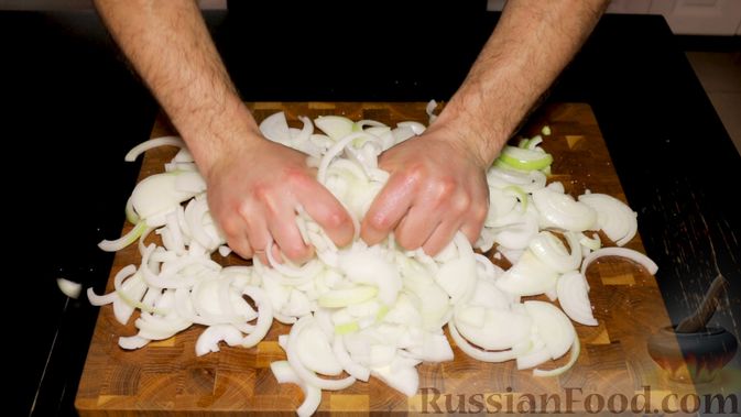 Фото приготовления рецепта: Шашлык из свиной корейки на кости, по-армянски - шаг №4