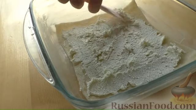 Фото приготовления рецепта: Слоистый пирог с творогом и сахарным сиропом, или  Творожная "пахлава" - шаг №8