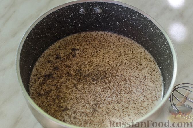 Фото приготовления рецепта: Песочные тарталетки с черешней и заварным кремом - шаг №11