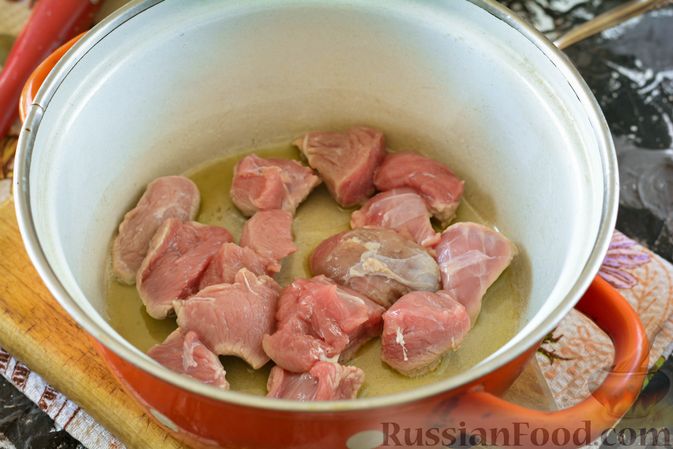 Фото приготовления рецепта: Суп из говядины с кабачками - шаг №3