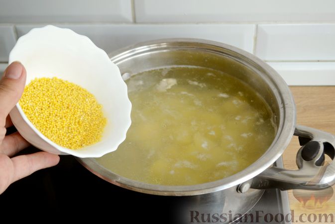 Фото приготовления рецепта: Суп с куриным филе и пшеном - шаг №9