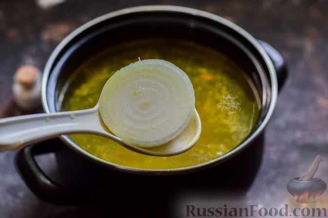 Фото приготовления рецепта: Суп с курицей и шпинатом - шаг №6