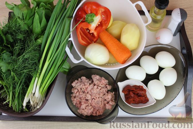 Фото приготовления рецепта: Зелёный борщ с мясными фрикадельками, сладким перцем и томатной пастой - шаг №1