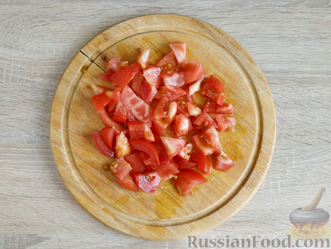 Фото приготовления рецепта: Несладкая овсянка в банке, с творогом и помидорами - шаг №4