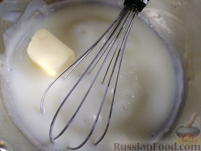 Фото приготовления рецепта: Пирог на йогурте, с заварным кремом и черешней - шаг №5