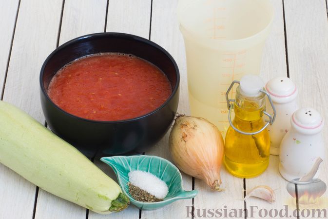 Фото приготовления рецепта: Холодный томатный суп с кабачками - шаг №1