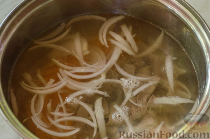 Фото приготовления рецепта: Суп с говяжьими рёбрами и молодой капустой - шаг №9