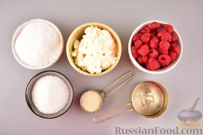 Фото приготовления рецепта: Творожные конфеты с малиной - шаг №1