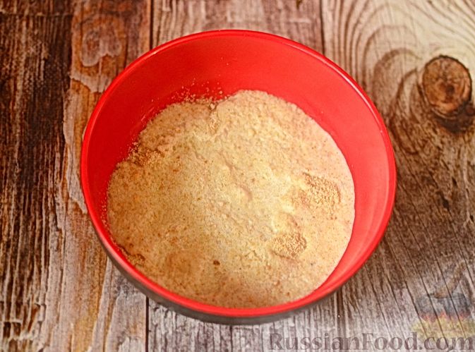 Фото приготовления рецепта: Куриные котлетки в соево-медовом соусе - шаг №2