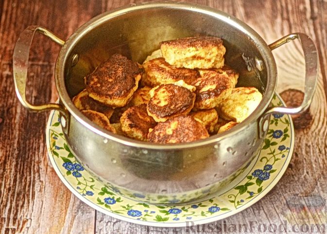 Фото приготовления рецепта: Куриные котлетки в соево-медовом соусе - шаг №7