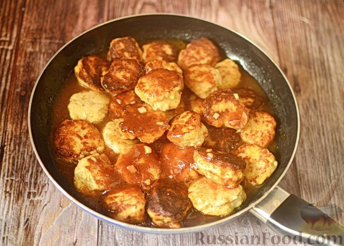 Фото приготовления рецепта: Куриные котлетки в соево-медовом соусе - шаг №12