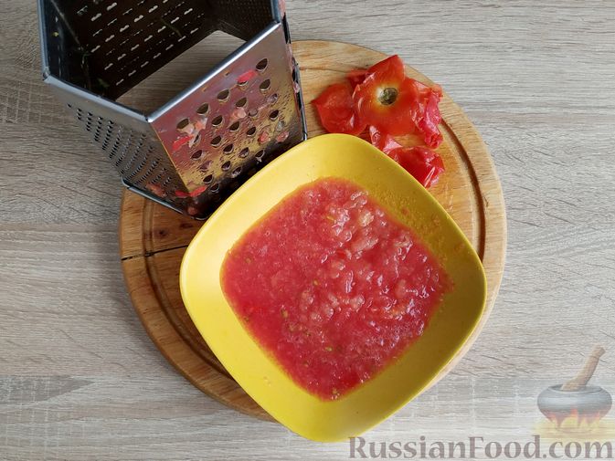 Фото приготовления рецепта: Овощное рагу с огурцами и сладким перцем - шаг №8