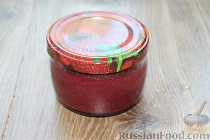 Фото приготовления рецепта: Кабачковое варенье с красной смородиной - шаг №11