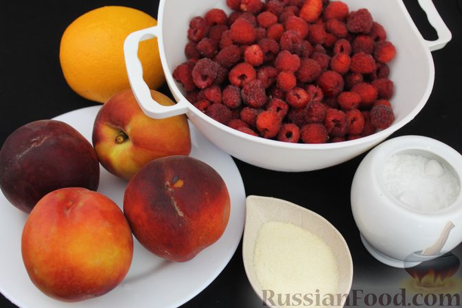 Фото приготовления рецепта: Персиково-малиновое желе - шаг №1