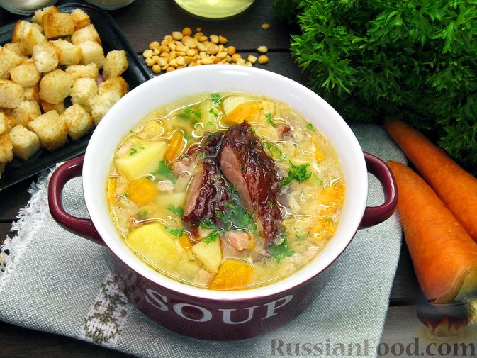 Фото к рецепту: Гороховый суп с копчёностями