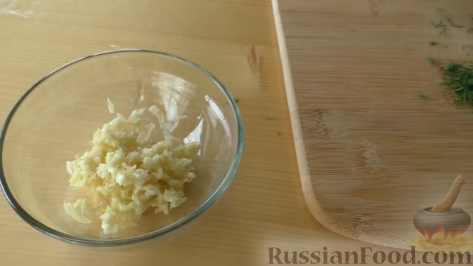 Фото приготовления рецепта: Булочки с чесноком и сыром (из дрожжевого теста) - шаг №8