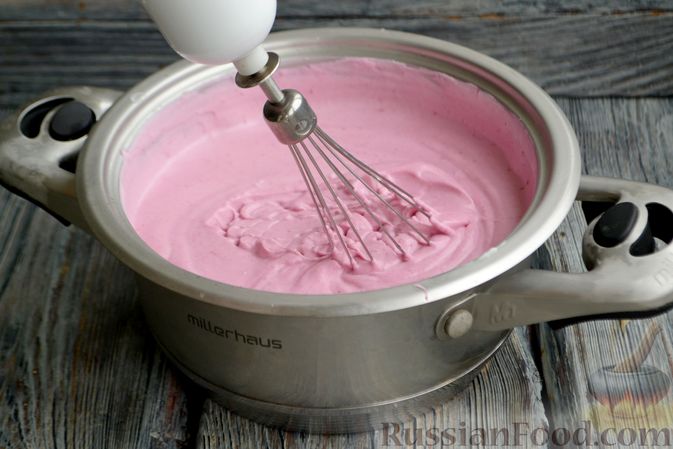 Фото приготовления рецепта: Мороженое из сливок и смородины - шаг №13