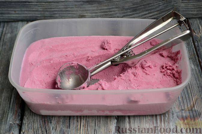Фото приготовления рецепта: Мороженое из сливок и смородины - шаг №15