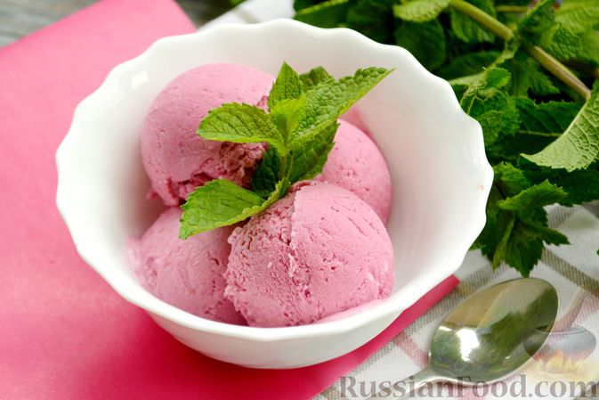 Фото приготовления рецепта: Мороженое из сливок и смородины - шаг №16