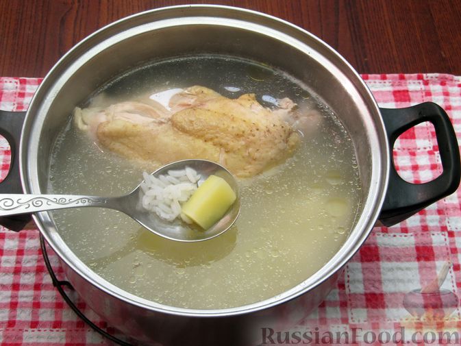 Фото приготовления рецепта: Суп с курицей, свеклой и рисом - шаг №18