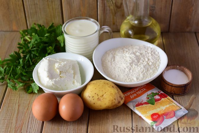 Фото приготовления рецепта: Оладьи на кефире, с картофелем, творогом и зеленью - шаг №1