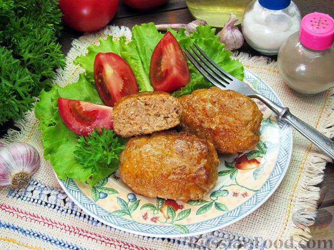 Фото к рецепту: Мясные котлеты с овсяными хлопьями и соевым соусом