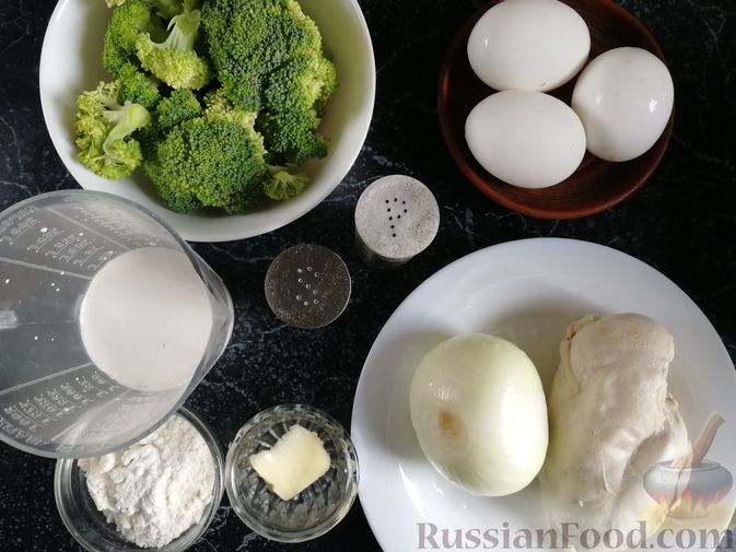 Фото приготовления рецепта: Запеканка из курицы и брокколи, в сливочно-яичной заливке - шаг №1
