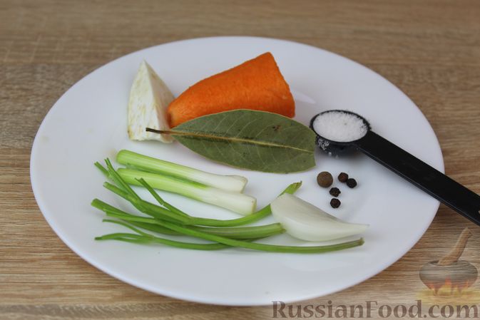 Фото приготовления рецепта: Суп с кабачковой "лапшой", картофелем и сладким перцем - шаг №1