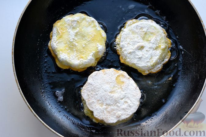 Фото приготовления рецепта: Патиссоны, жаренные с сыром и зеленью - шаг №15