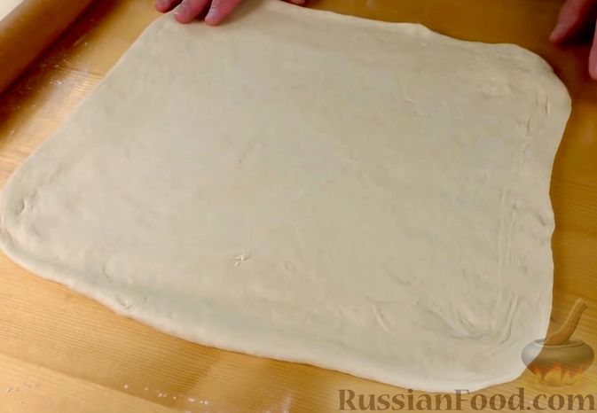 Фото приготовления рецепта: Булочки с начинкой из кабачков и сыра - шаг №5