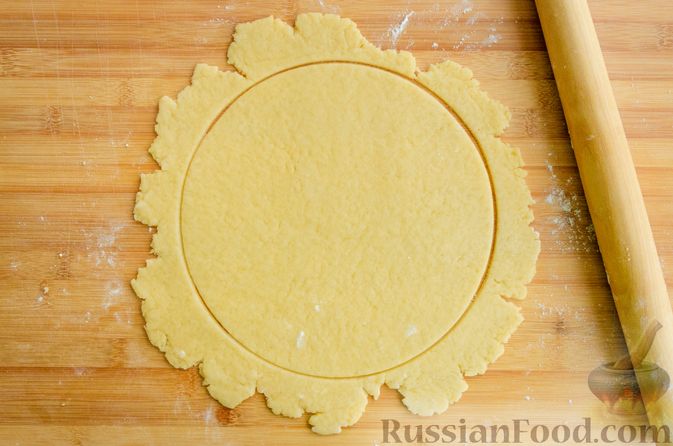 Фото приготовления рецепта: Творожное печенье со сливами - шаг №9