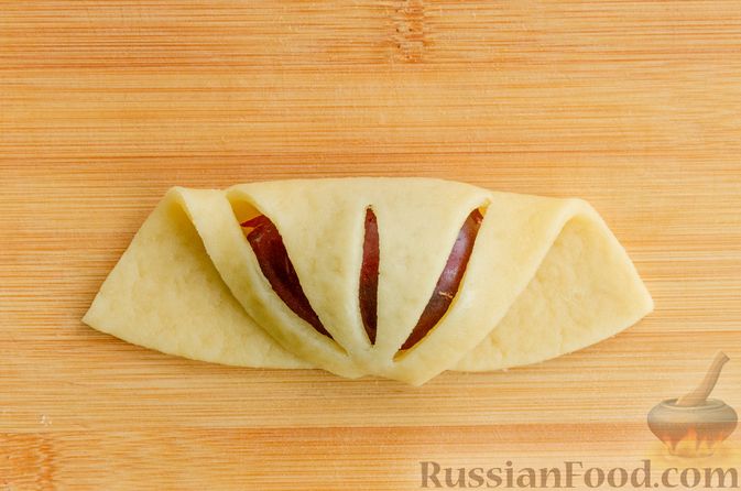 Фото приготовления рецепта: Творожное печенье со сливами - шаг №12