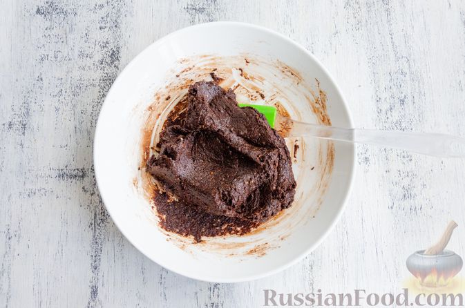 Фото приготовления рецепта: Сливовый десерт с черносливом и орехами - шаг №3