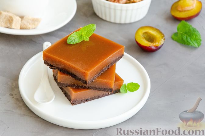 Фото приготовления рецепта: Сливовый десерт с черносливом и орехами - шаг №13