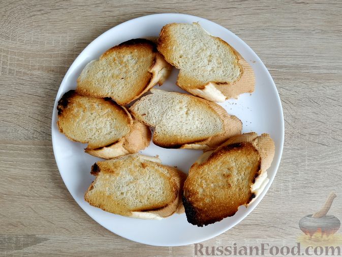 Фото приготовления рецепта: Сладкие бутерброды с творогом и ежевикой - шаг №4