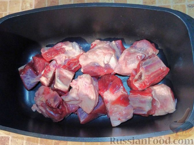 Фото приготовления рецепта: Овощное рагу с говяжьими рёбрышками - шаг №2
