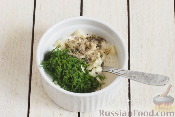 Фото приготовления рецепта: "Стейк" из цветной капусты в духовке, со сметанно-чесночным соусом - шаг №7