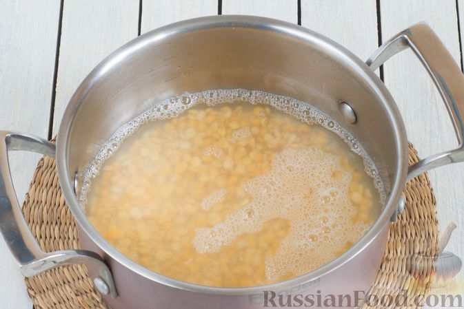 Фото приготовления рецепта: Гороховый суп с цветной капустой - шаг №2