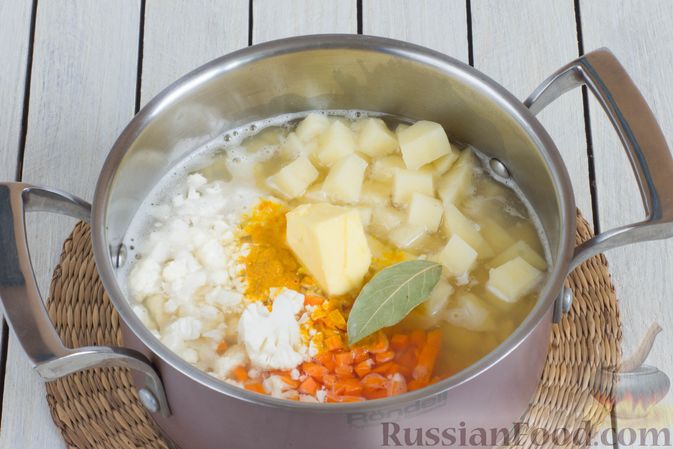 Фото приготовления рецепта: Гороховый суп с цветной капустой - шаг №8